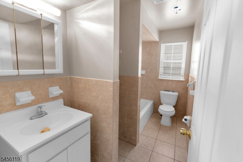 13 Lisa Ct 2 Property Photo 4