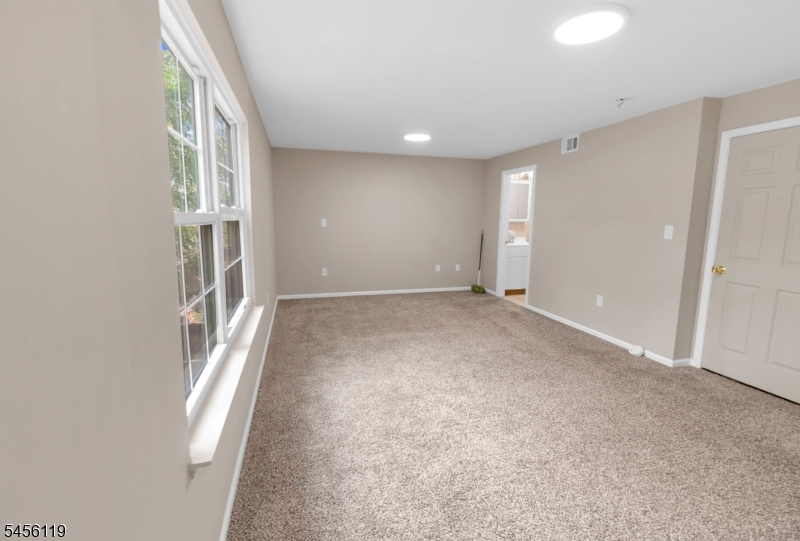 13 Lisa Ct 2 Property Photo 10