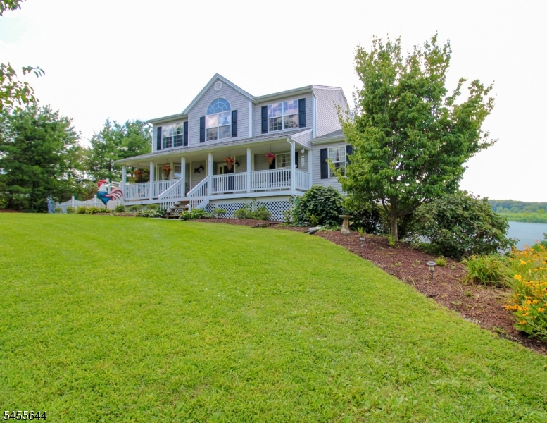 7 Dunn Pl Property Photo 3