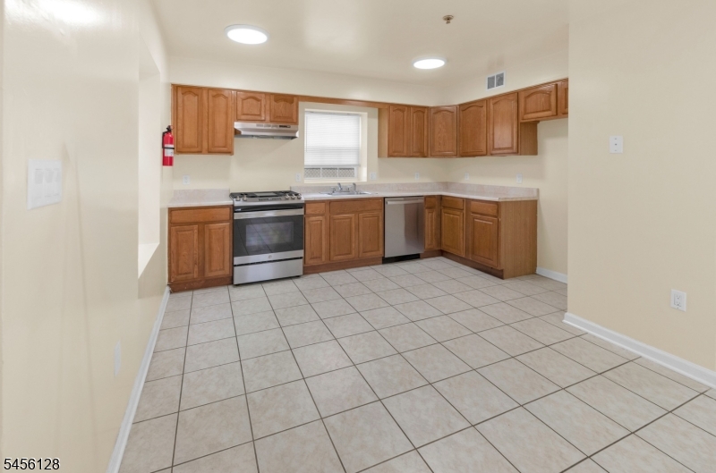 13 Lisa Ct 1 Property Photo 2