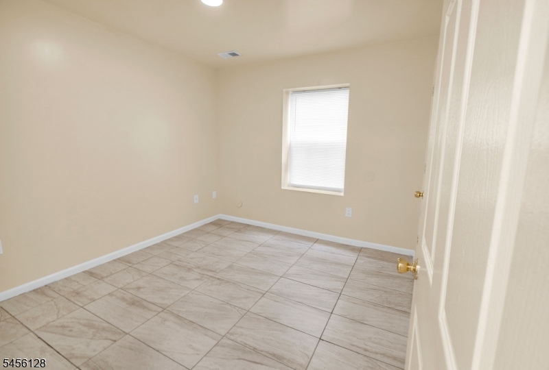 13 Lisa Ct 1 Property Photo 4