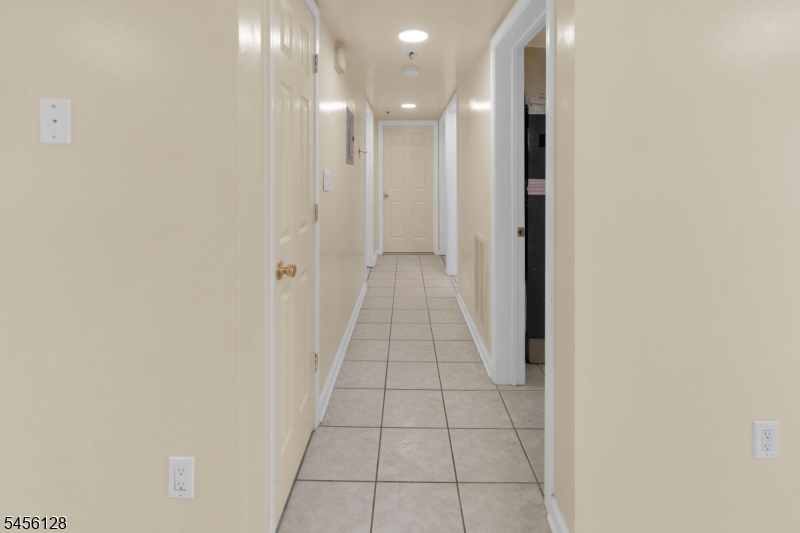 13 Lisa Ct 1 Property Photo 5