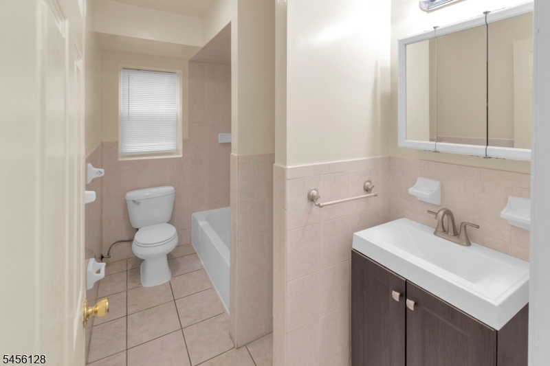 13 Lisa Ct 1 Property Photo 7