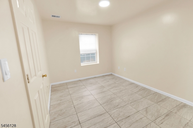 13 Lisa Ct 1 Property Photo 10