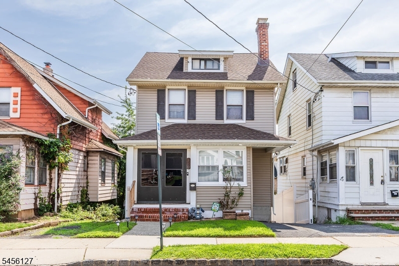 420 Dewitt Ave Property Photo 1