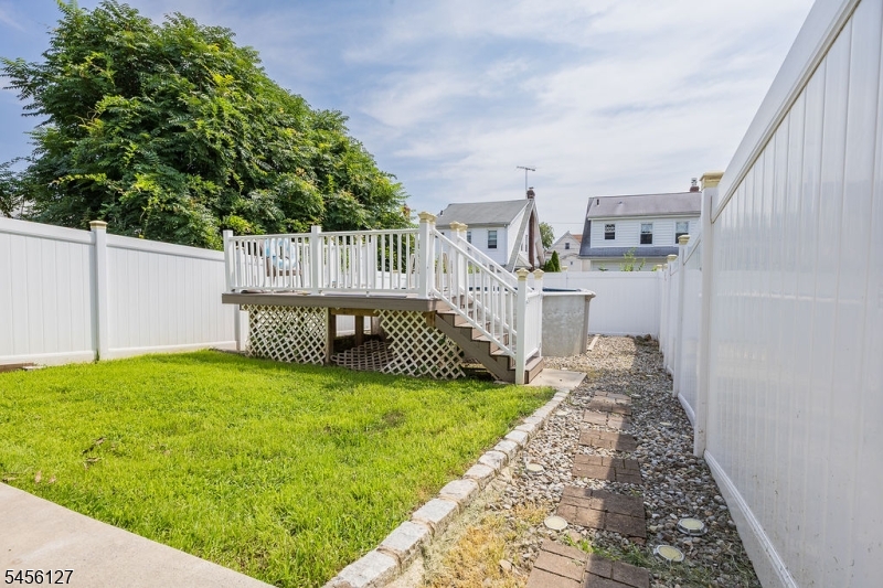 420 Dewitt Ave Property Photo 16