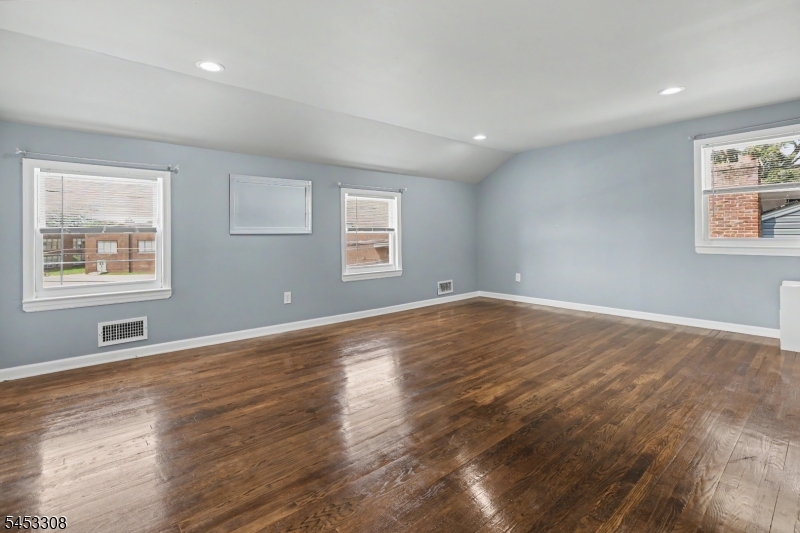 633 Woodland Ave Property Photo 19