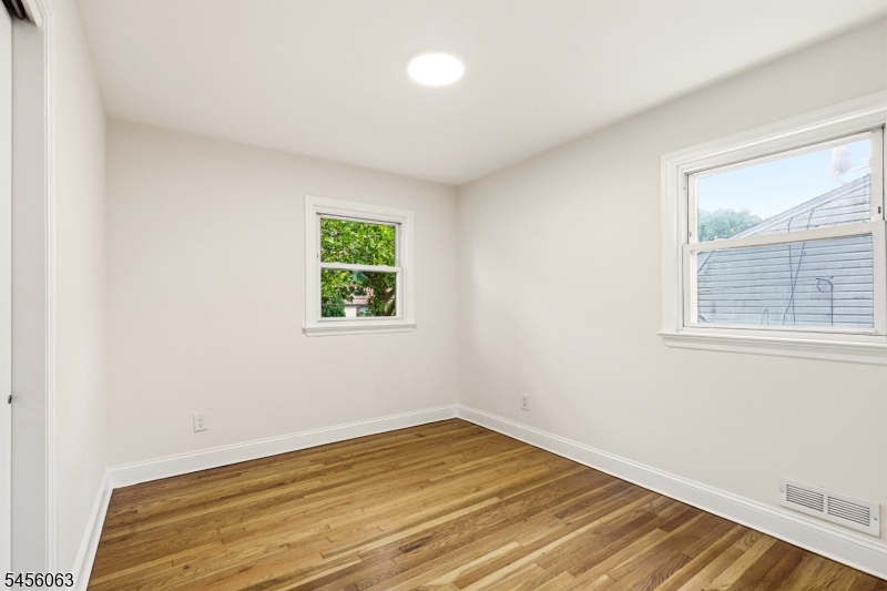 760 Harrison Ave Property Photo 16
