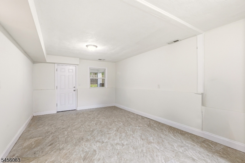 760 Harrison Ave Property Photo 19