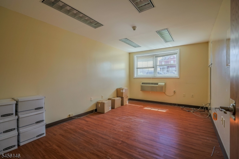1185 Morris Ave B2 U104 Property Photo 3