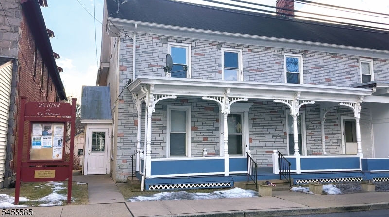 40 Bridge St A Property Photo 1