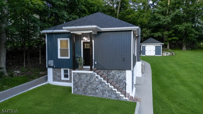 13 Maine St Property Photo 4