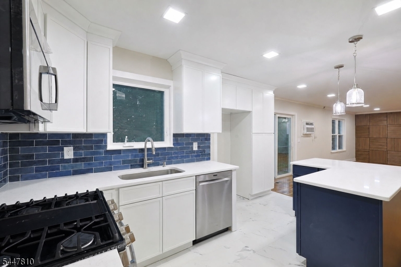 13 Maine St Property Photo 5