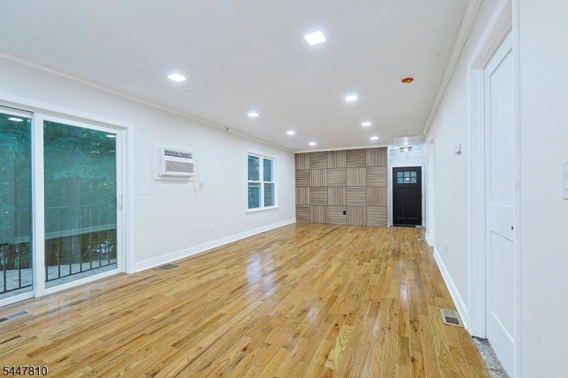 13 Maine St Property Photo 6