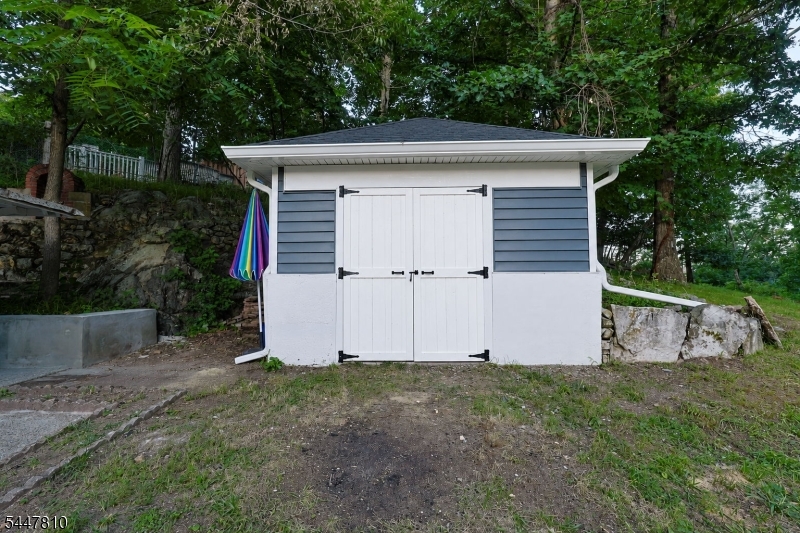 13 Maine St Property Photo 13