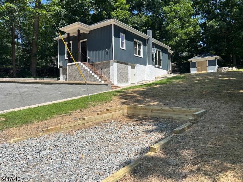 13 Maine St Property Photo 14