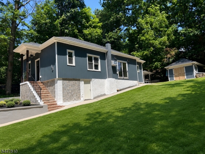 13 Maine St Property Photo 15