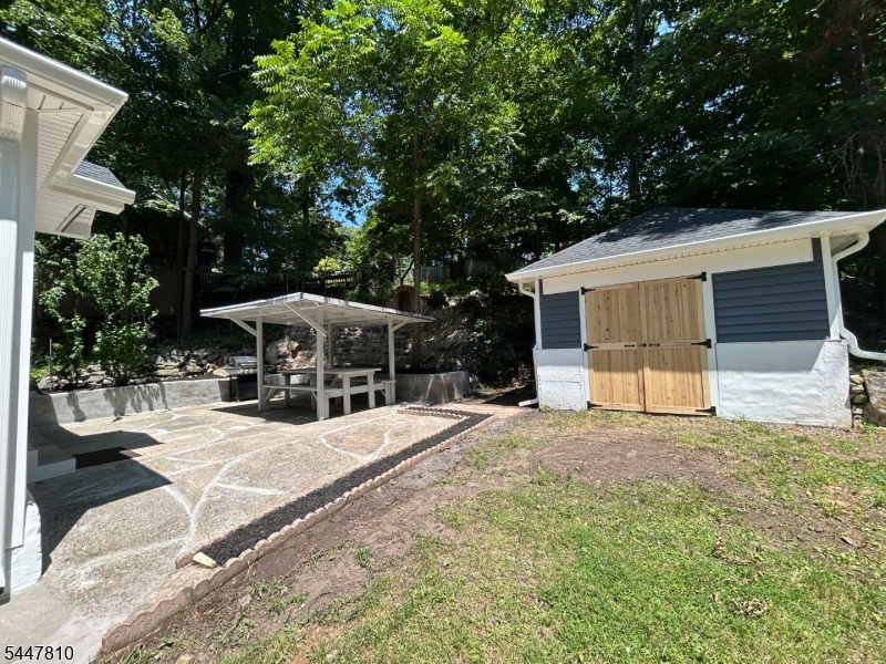 13 Maine St Property Photo 17