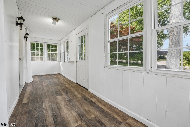 6 Woodlawn Ter Property Photo 6