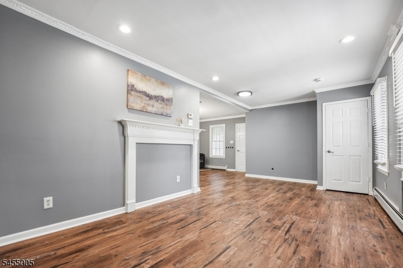 6 Woodlawn Ter Property Photo 11