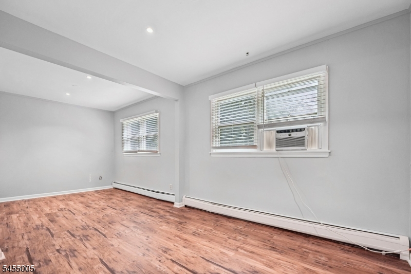 6 Woodlawn Ter Property Photo 23