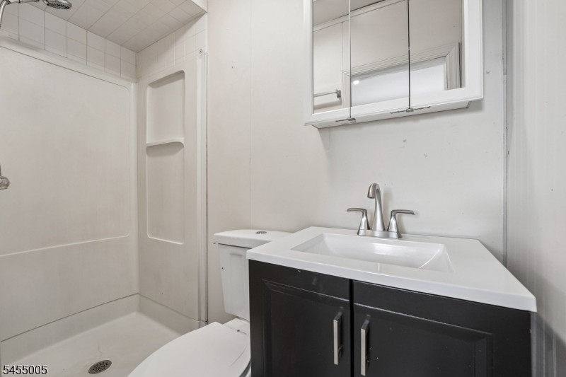 6 Woodlawn Ter Property Photo 26