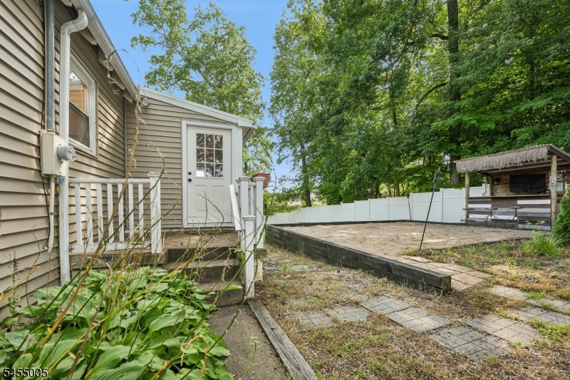 6 Woodlawn Ter Property Photo 31