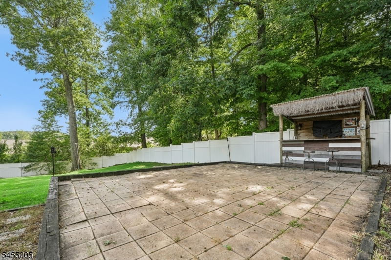 6 Woodlawn Ter Property Photo 33