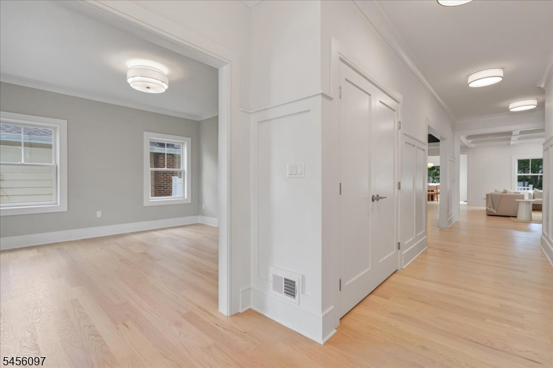 517 Lexington Ave Property Photo 3