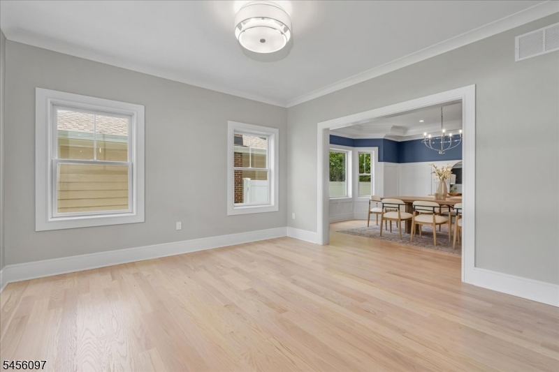 517 Lexington Ave Property Photo 17
