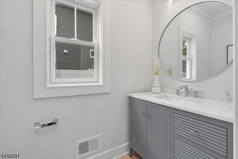 517 Lexington Ave Property Photo 20