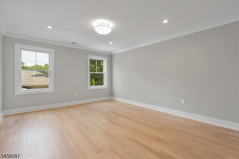 517 Lexington Ave Property Photo 34