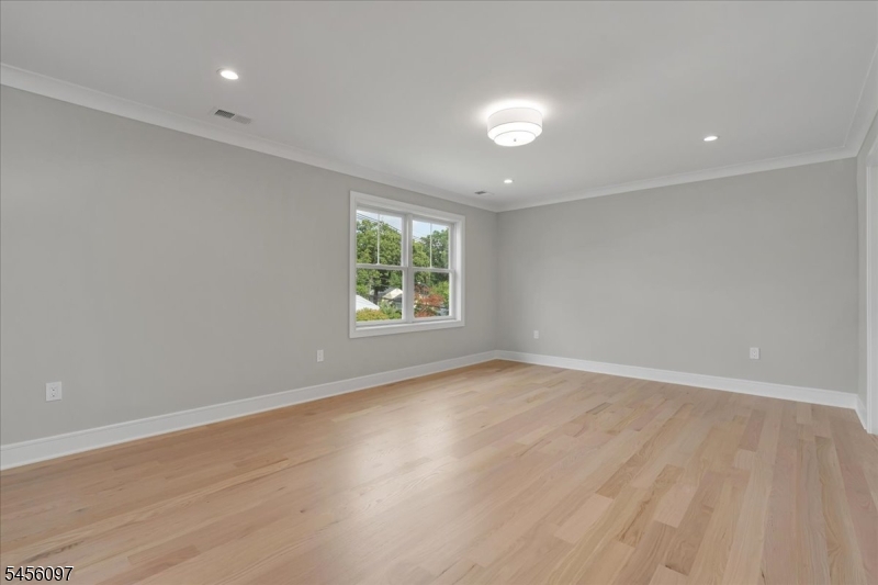 517 Lexington Ave Property Photo 37