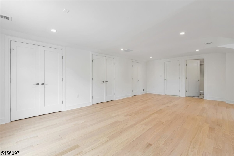 517 Lexington Ave Property Photo 41