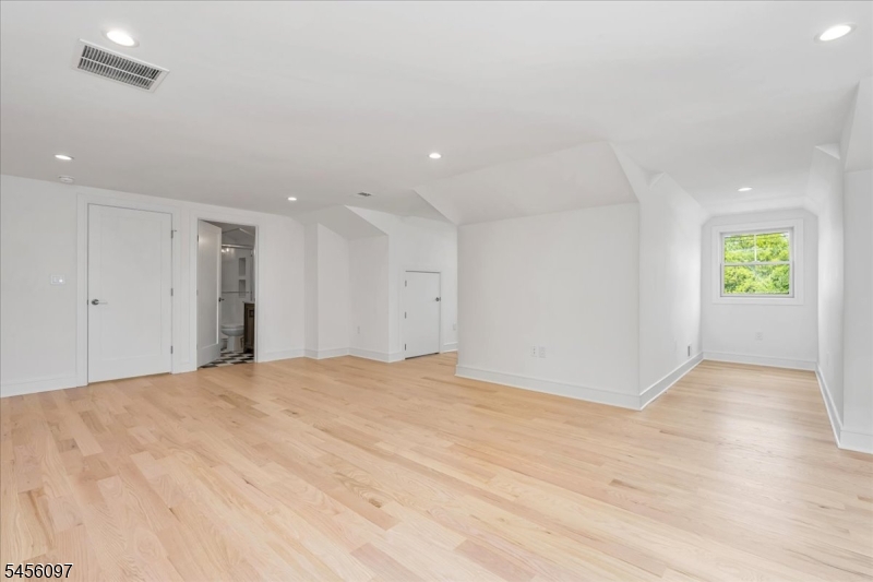 517 Lexington Ave Property Photo 42