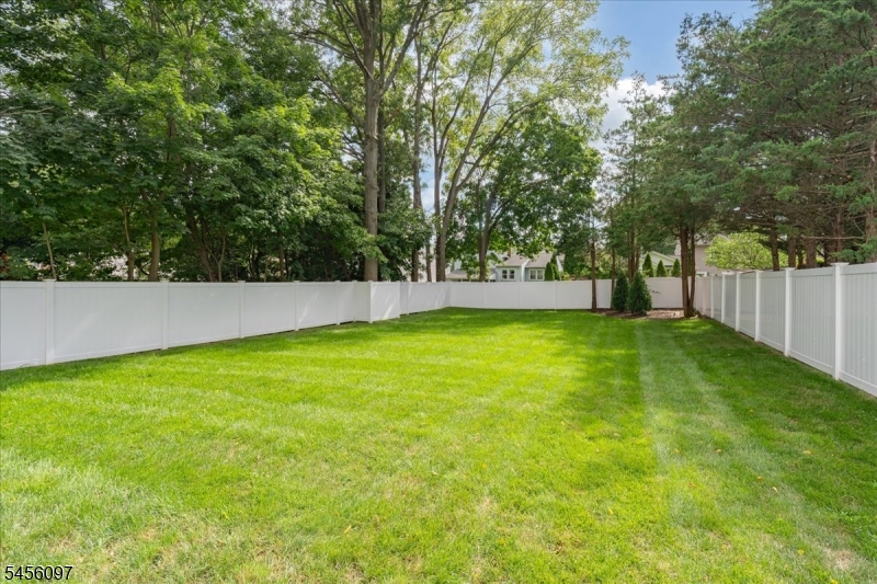 517 Lexington Ave Property Photo 46
