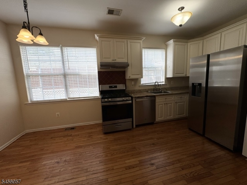 10 Park Sq Property Photo 3