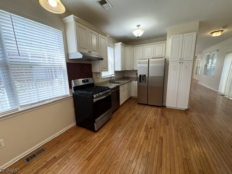 10 Park Sq Property Photo 4