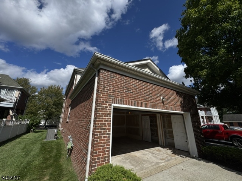 10 Park Sq Property Photo 13