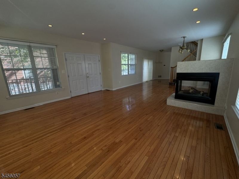 10 Park Sq Property Photo 17