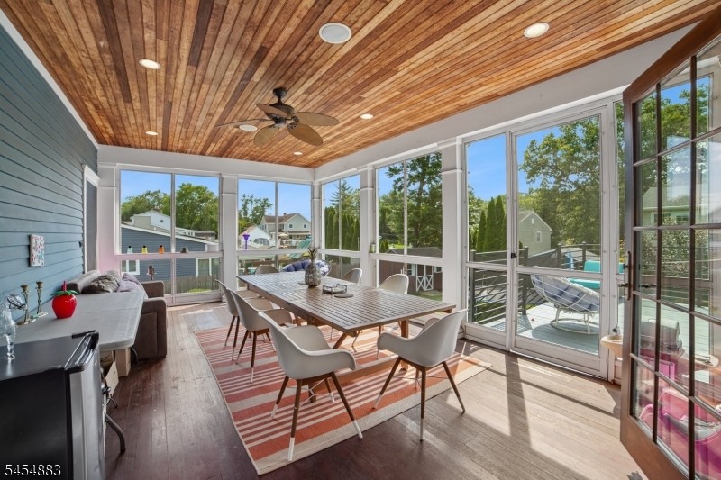 30 Groah Rd Property Photo 13