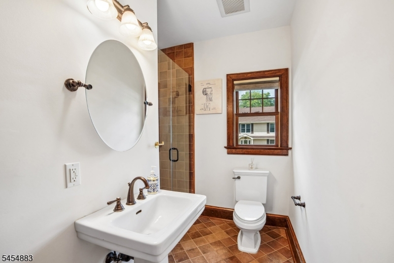 30 Groah Rd Property Photo 16