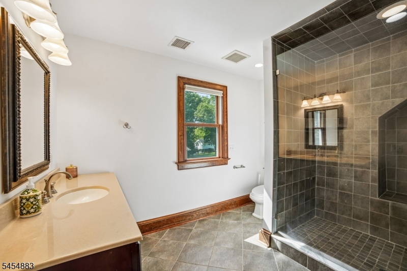30 Groah Rd Property Photo 18