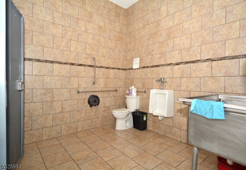 90 Tyler Pl Property Photo 13