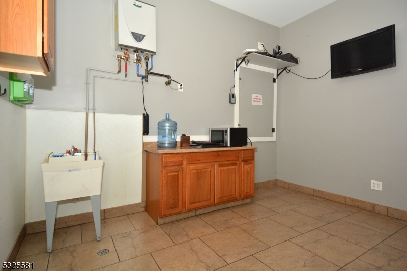 90 Tyler Pl Property Photo 14