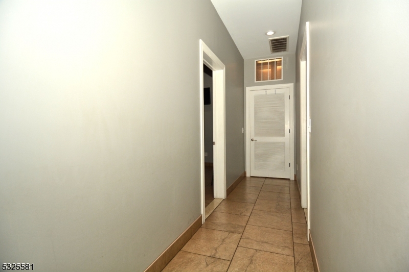90 Tyler Pl Property Photo 15