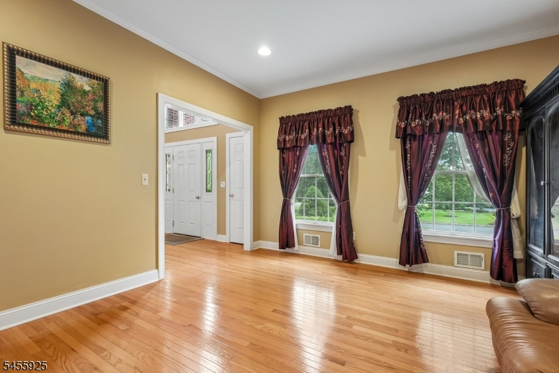 17 Burniston Ct Property Photo 3