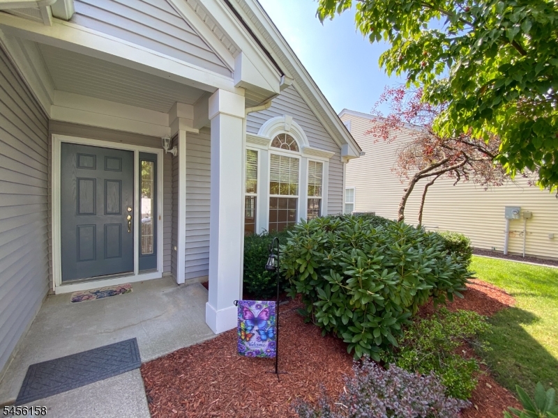 112 Kensington Cir Property Photo 6