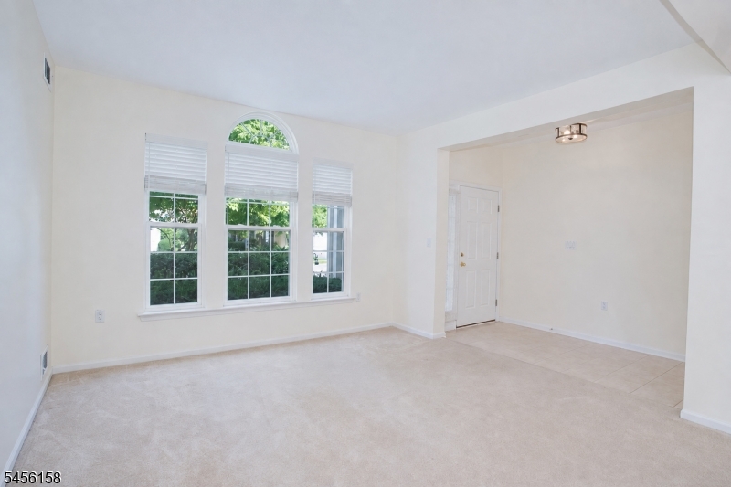 112 Kensington Cir Property Photo 14