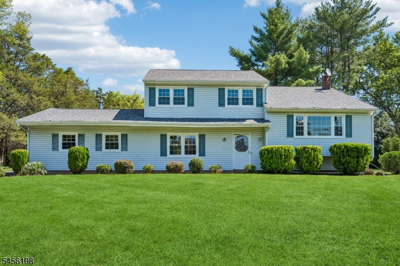 672 Thruway Dr Property Photo 4